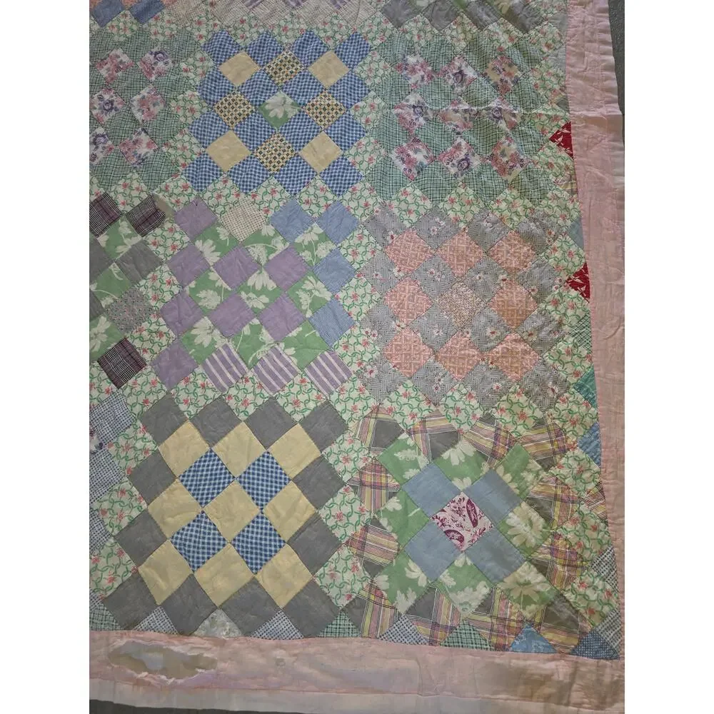 Vintage Handmade Patchwork Trip Around The World Quilt 87